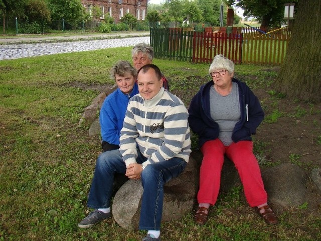 Uczestnicy czynu społecznego: Teresa Wegener, Piotr Wolański, Rozalia Lewandowska i Danuta Pilch,