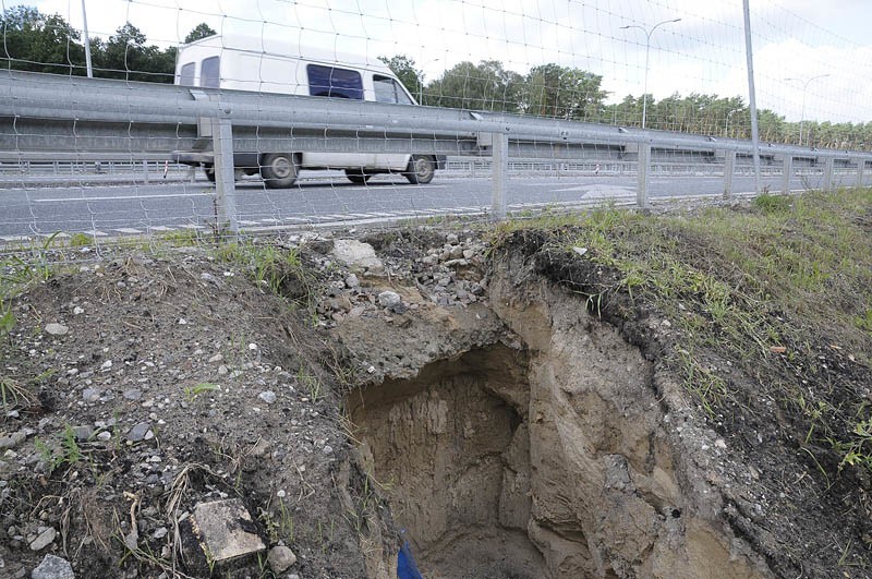 Wyrwy na bydgoskiej obwodnicy w Białych Błotach