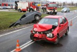 Wypadek na Kowalskiej. Czołowe zderzenie. Są ranni