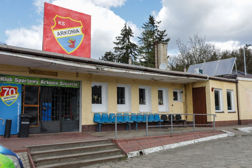 Rusza modernizacja stadionu Arkonii Szczecin. Obiekt jeszcze w starym wydaniu. ZDJĘCIA