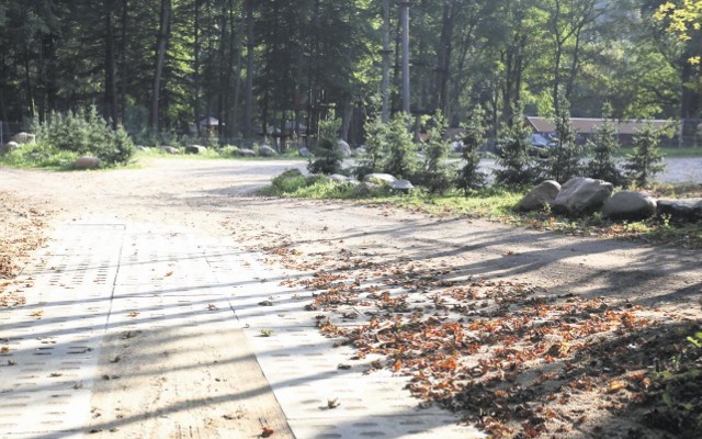 Dwie inwestycje: miejska i prywatna, ale na gruncie miejskim, spowodują, że do Leśnego Kota będzie dojazd drogą utwardzoną. 