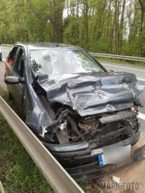 Wypadek w Hanuszowie. 20-latka wjechała fiatem w naczepę tira. Kierująca i pasażerka trafiły do szpitala 