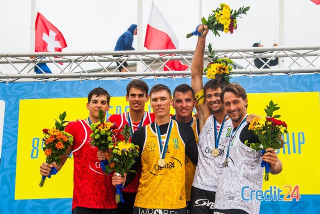 Michał Bryl i Kacper Kujawiak (w żółtych koszulkach) wygrali ostatnio akademickie mistrzostwa świata.