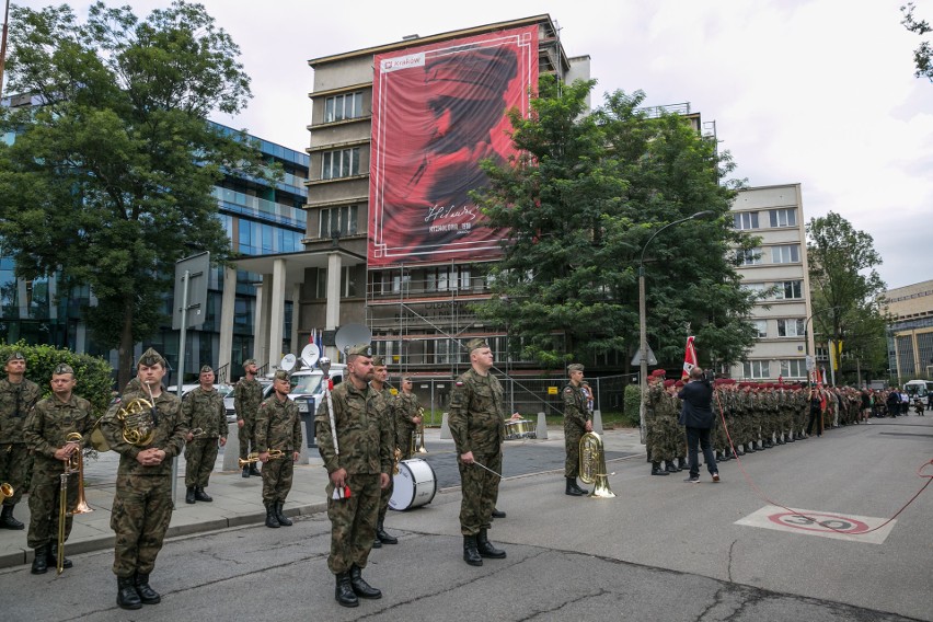 Kraków. Wymarsz Kadrówki, nowe odznaczenie państwowe i...