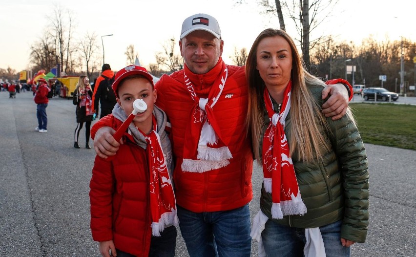 Austria - Polska: Polscy kibice pod stadionem i na trybunach Ernst-Happel-Stadion [ZOBACZ ZDJĘCIA] [GALERIA]