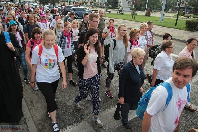 Hasło „Idźcie i głoście” przyświeca 29. Pieszej Pielgrzymce Diecezji Włocławskiej, która w niedzielę rano wyruszyła na Jasną Górę.