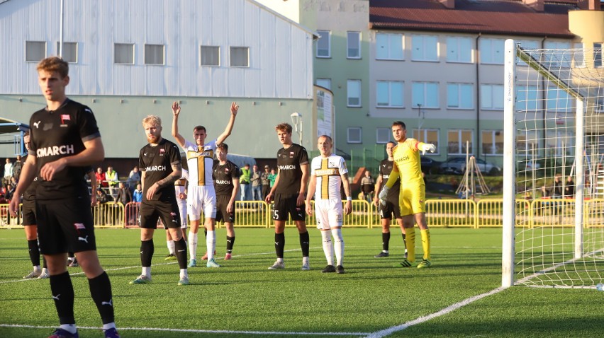 3 liga. Świetna passa trwa. ŁKS Probudex Łagów pokonał rezerwy Cracovii 2:1 i nadal jest liderem. Filmowa bramka Adama Imieli na wideo