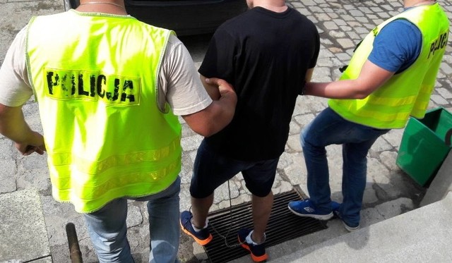 Oskarżony został zatrzymany przez policjantów 27 czerwca ubiegłego roku na jednej z brzeskich ulic.