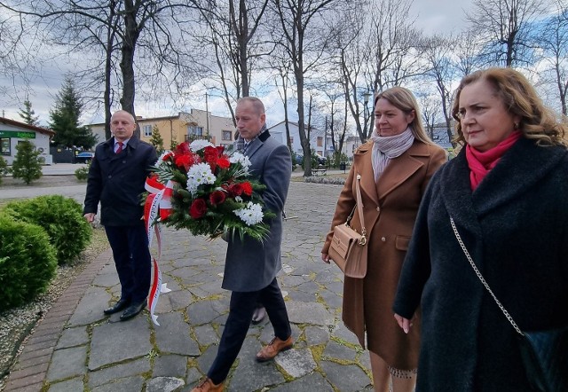 Uroczystości związane z upamiętnieniem zbrodni katyńskich w Szydłowcu.