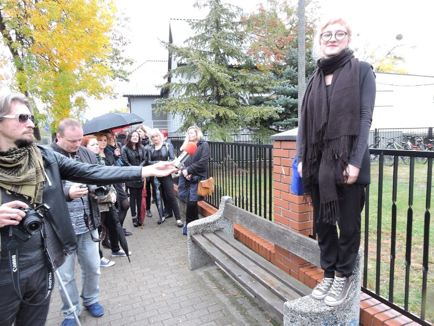 Kim jest 17-letnia Emilia Kielak, która zorganizowała czarny protest w Ostrołęce?