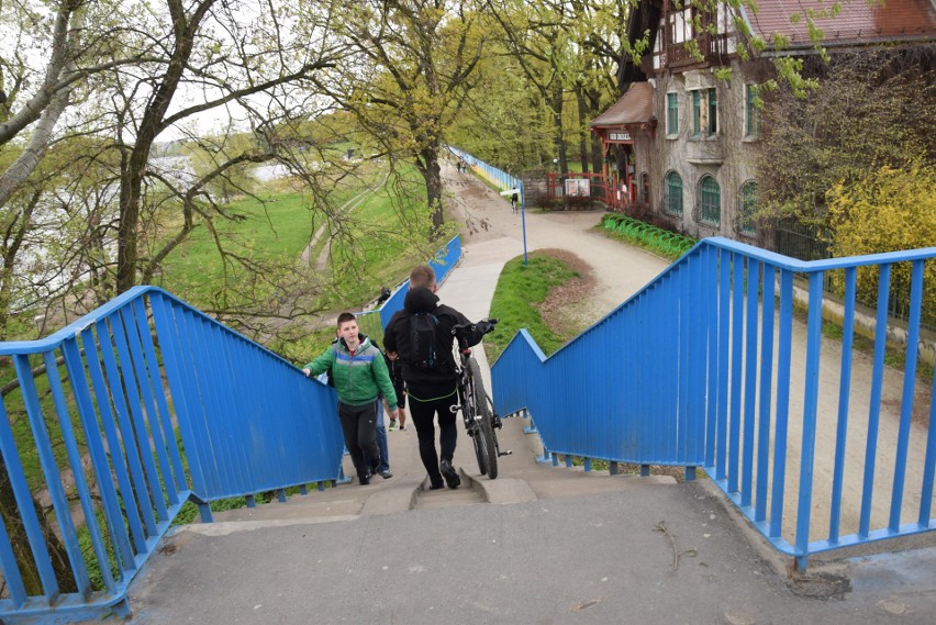 Nie dojdziesz do zoo od ul. Na Grobli. Rusza remont kładki