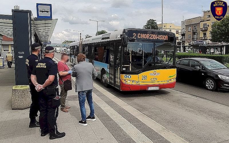 Koniec z pasażerami bez maseczek w autobusach w Kielcach. Od poniedziałku będą mandaty! [ZDJĘCIA]