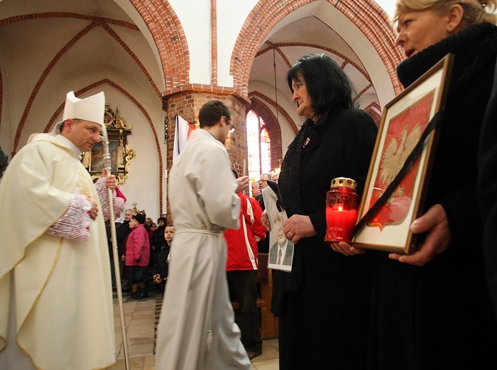 10 kwietnia 2018 r. mija 8. rocznica katastrofy smoleńskiej....