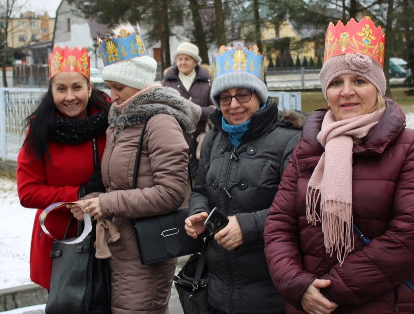 Trzej Królowie pokłonili się dzieciątku w Stąporkowie. Zobacz zdjęcia orszaku Trzech Króli [NOWE ZDJĘCIA]