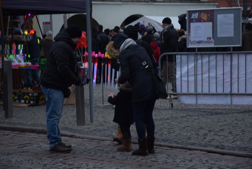 Stargard. Koncerty, kąpiele i licytacje na Rynku Staromiejskim. Na razie ze zbiórki jest ponad 46 tys. zł