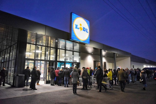 29.11.2018 poznan lg lidl otwarcie dymka 212. glos wielkopolski. fot. lukasz gdak/polska press