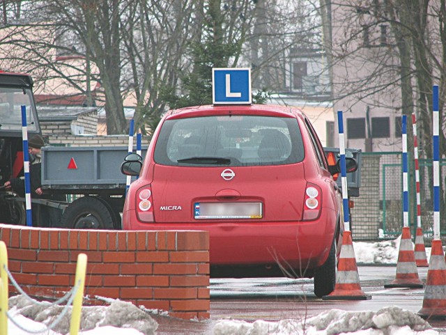 Kursy na prawo jazdy w Białymstoku są obecnie jednymi z najtańszych w Polsce. Kosztują średnio tysiąc złotych.