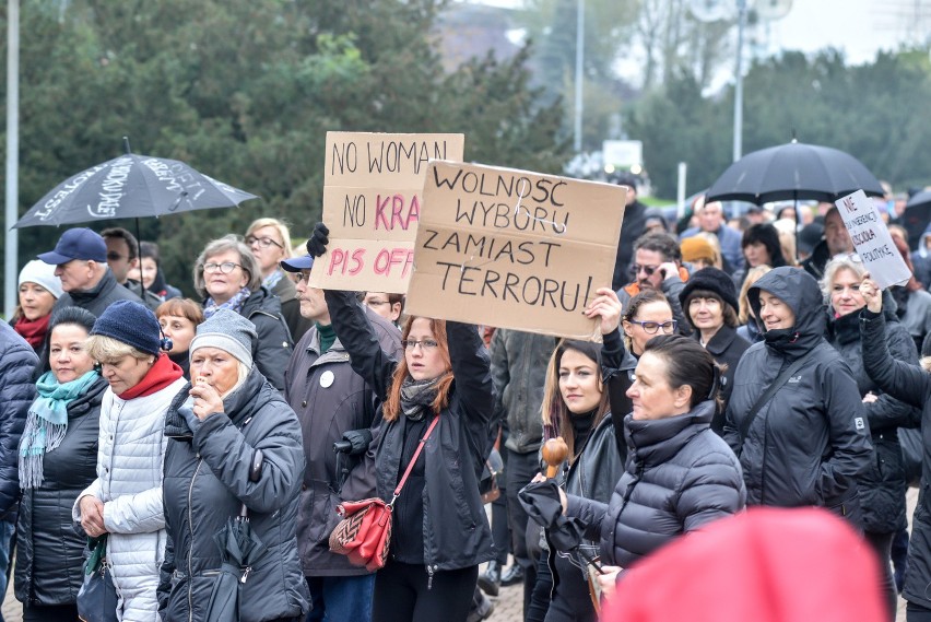 Manifestacja pod nazwą "Strajk Kobiet Gdynia - Runda Druga"