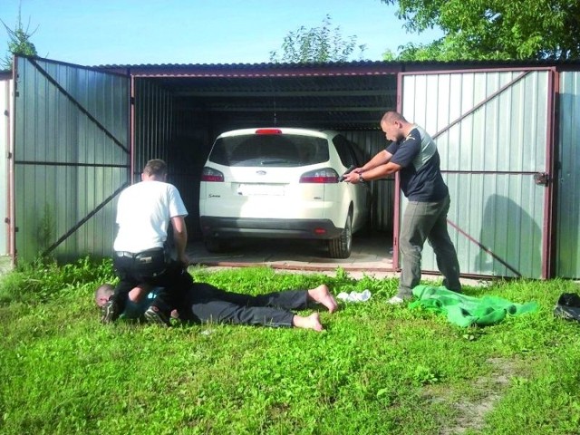 W środę policjanci zatrzymali trzech mieszkańców Mławy, podejrzanych o kradzież aut.