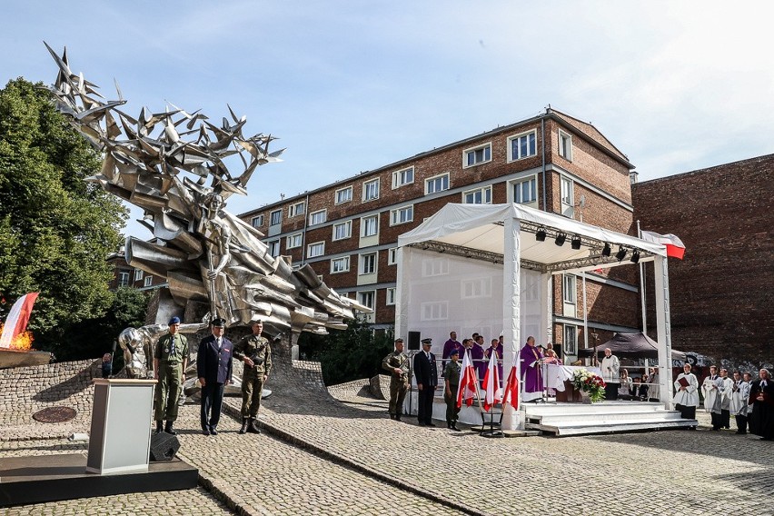 Msza święta, składanie wieńców i wystawa plenerowa. Gdańsk uczcił pamięć Polaków poległych w pierwszych dniach wojny