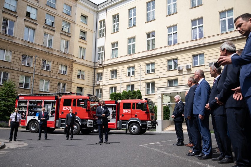 Wybory prezydenckie. „Bitwa o wozy”. Gmina Młynarze była bardzo blisko. Wóz strażacki trafi do Dąbrówki