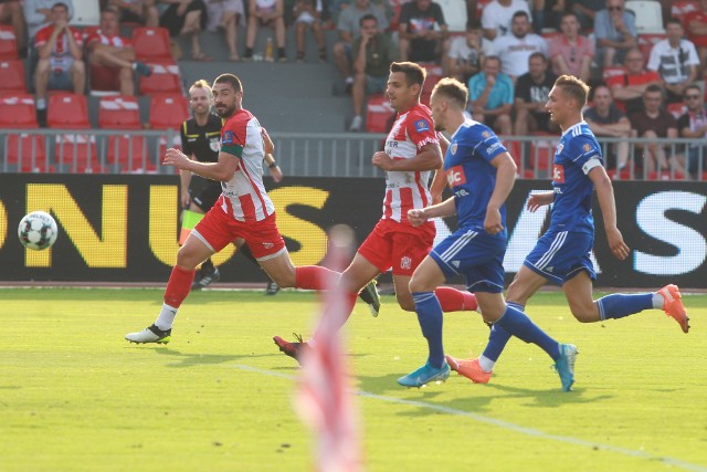 W 1/32 finału Fortuna Pucharu Polski 1-ligowa Apklan Resovia przegrała 0:4 z brązowym medalistą ekstraklasy - Piastem Gliwice. Wynik był zdecydowanie zbyt wysoki. Zapraszamy do obejrzenia zdjęć z tego wydarzenia.Relacja z meczu --> TUTAJ