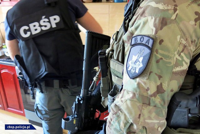 Policjanci z CBŚP uderzyli niemal równocześnie w kilku miejscach w Gorzowie i okolicach.
