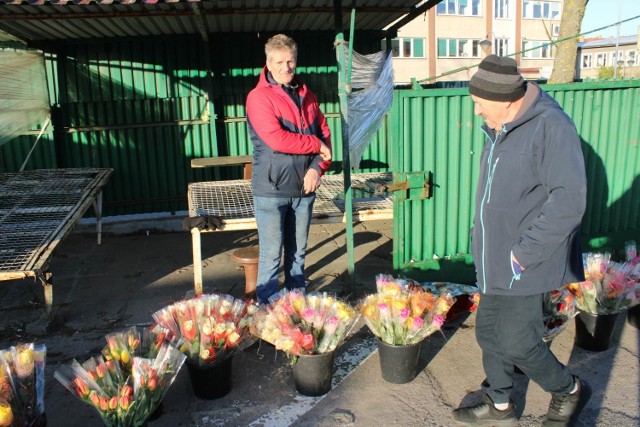 Piątek na targowisku w Koszalinie. Zobacz co można znaleźć na stoiskach