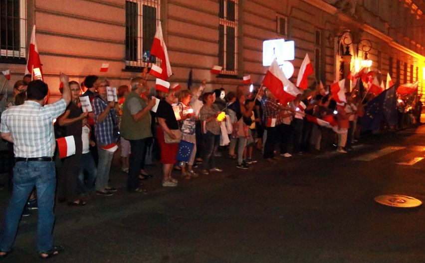 Przed sądeckim sądem manifestacja o trzecie veto [ZDJĘCIA, WIDEO]