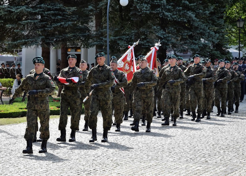 W Inowrocławiu odbyły się garnizonowe obchody Święta Wojska...