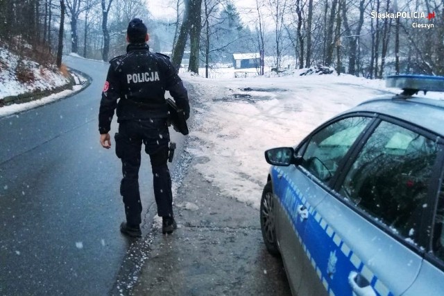 Policjant z Zebrzydowic zatrzymał uciekiniera, który poruszał się motorowerem