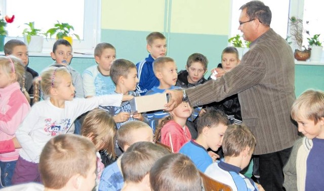 Szkoły wiejskie w gminie Miastko znowu są zagrożone likwidacją?