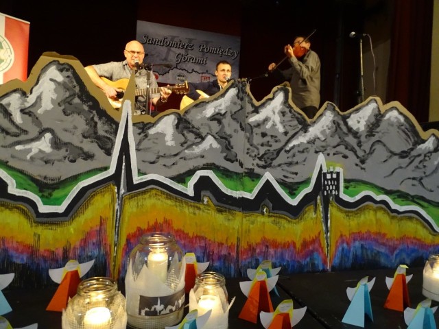 Już po raz trzeci w Sandomierzu odbył się koncert piosenki z krainy łagodności, piosenki poetyckiej i turystycznej pod tytułem Sandomierz pomiędzy górami.