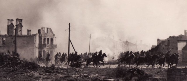 Wrzesień 1939. Polska kawaleria pod Sochaczewem.