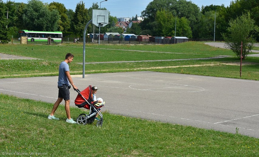 Planowane na placu zabaw urządzenia również uwzględniają...