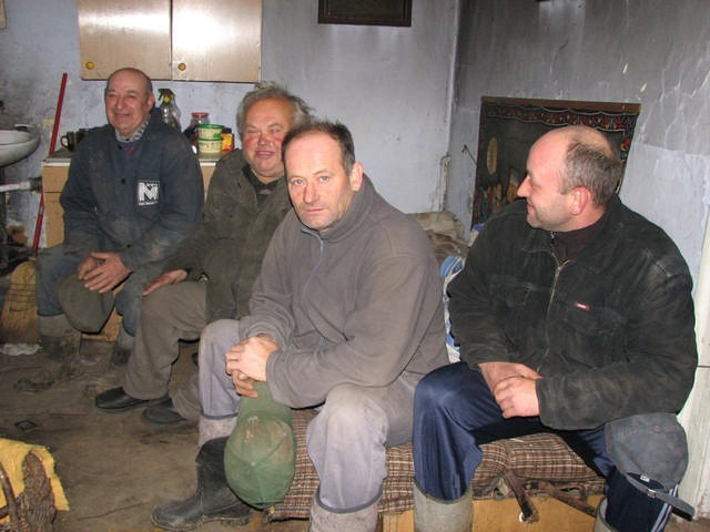 Jan Małyszek (drugi z lewej) może też liczyć na pomoc sąsiadów
