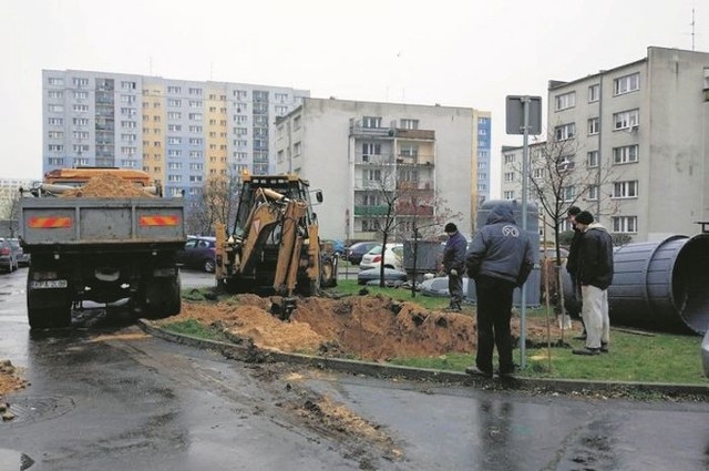 Pojemniki będą 10 metrów bliżej bloku niż wcześniej. 