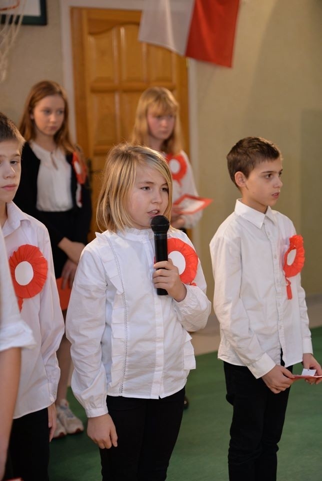 Maków Maz. Szkoła do hymnu - w Ośrodku Szkolno-Wychowawczym w Makowie Mazowieckim. 