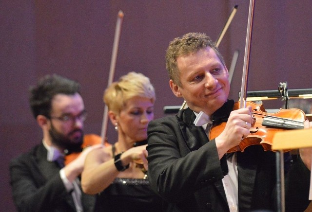 Koncerty noworoczne zawsze były przebojami Filharmonii Zielonogórskiej (tu zdjęcia z 2015 i 2017 r.). W 2021 roku mamy wydarzenie online