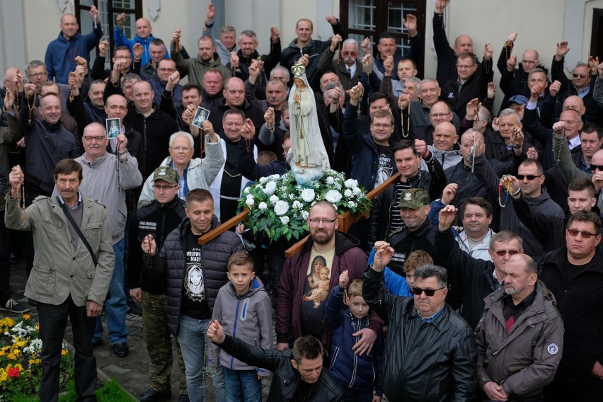 W sobotę w Przemyślu odbył się pierwszy męski różaniec, a...