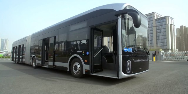 113 elektrycznych autobusów dla 20 samorządów z 8 województw zakontraktował i dostarczył już Busnex Poland, oficjalny przedstawiciel Yutong Bus. Firma podsumowała kolejny rok podczas prezentacji najnowszego elektrobusu Yutong U18, przeznaczonego do obsługi miejskich linii, charakteryzujących się największą liczbą pasażerów.