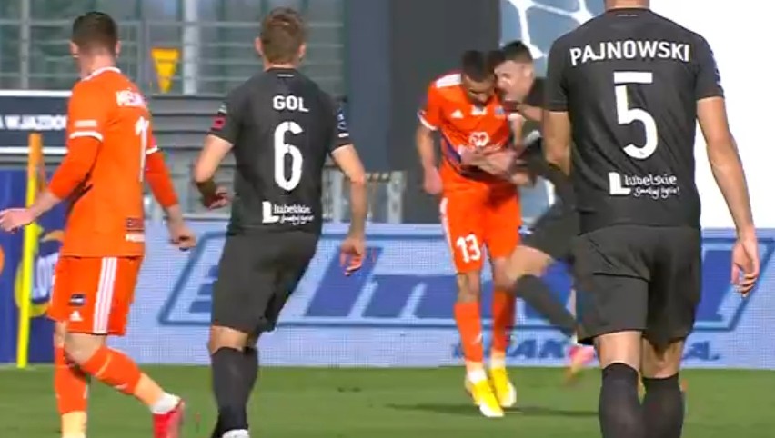 Piłkarz Bruk-Bet Termaliki Nieciecza Nemanja Tekijaski wyrzucony z boiska po sekundach gry 