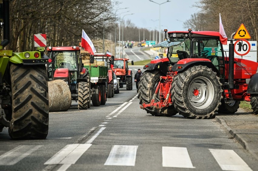 Rolnicy zablokowali w środę między innymi trasę Bydgoszcz -...