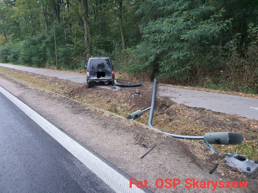 Wypadek w Skaryszewie z udziałem czterech aut. Jedna osoba w szpitalu