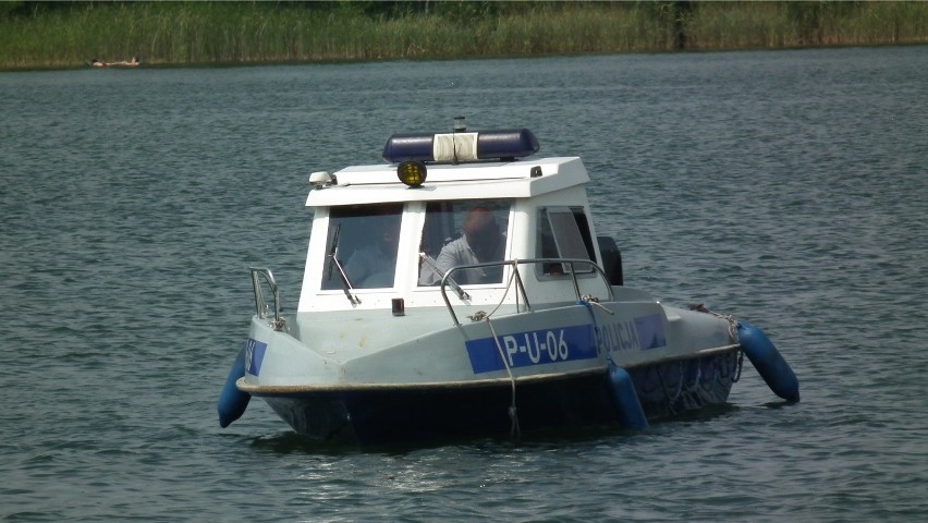 13.07.2010 poznan jezioro strzeszynek patrol policji wodnej...