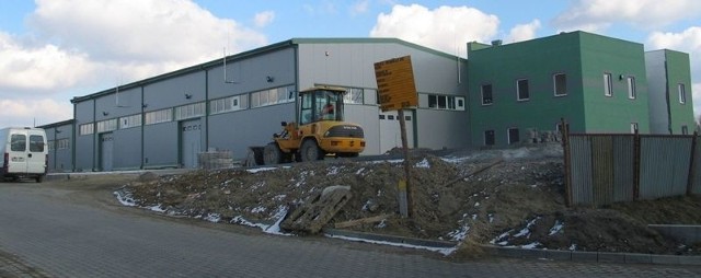 Jedna z hal, w której Pilkington Automotive Poland w maju ruszy w Chmielowie z produkcją szyb samochodowych.