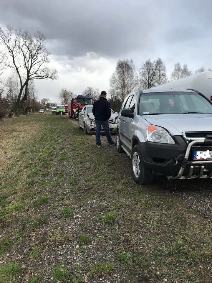 Ne miejsce pojechały zastępy z OSP Dobrzyniewo Duże oraz...