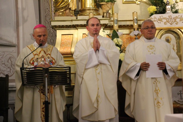 Od 1 października nowym proboszczem parafii Suchedniów jest ksiądz Dariusz Pląsek. Więcej na kolejnych zdjęciach