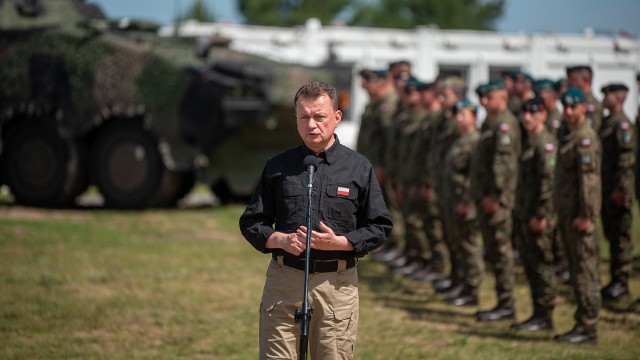 Uważamy, że jak najszybsze włączenie Ukrainy do struktur NATO jest w interesie Polski i Europy. Zdajemy sobie jednak sprawę, że rozmowy dotyczące członkostwa Ukrainy mogą odbyć się dopiero po zakończeniu wojny - mówi i.pl szef MON.