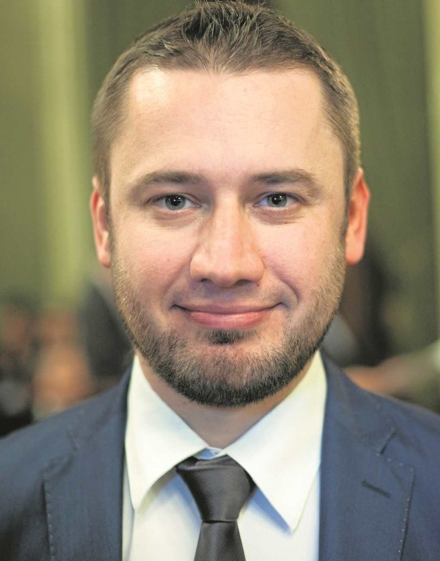 Aleksander Miszalski ma 35 lat, prowadzi firmę turystyczną